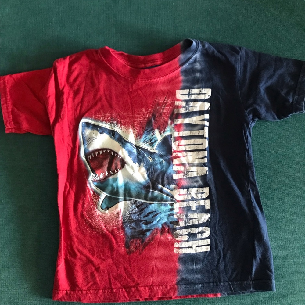 Kids Red & Navy Shark Graphic Tee - Daytona Beach Size Small
